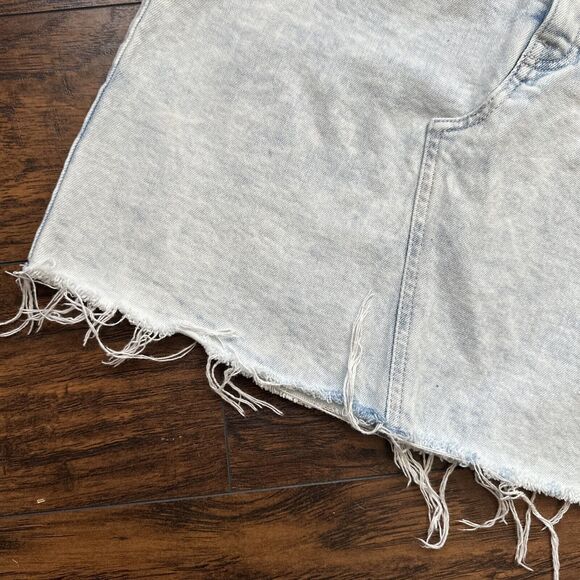 Old Navy Light Acid Jean Skirt Size 8 Pockets Denim size 8 - Picture 4 of 8